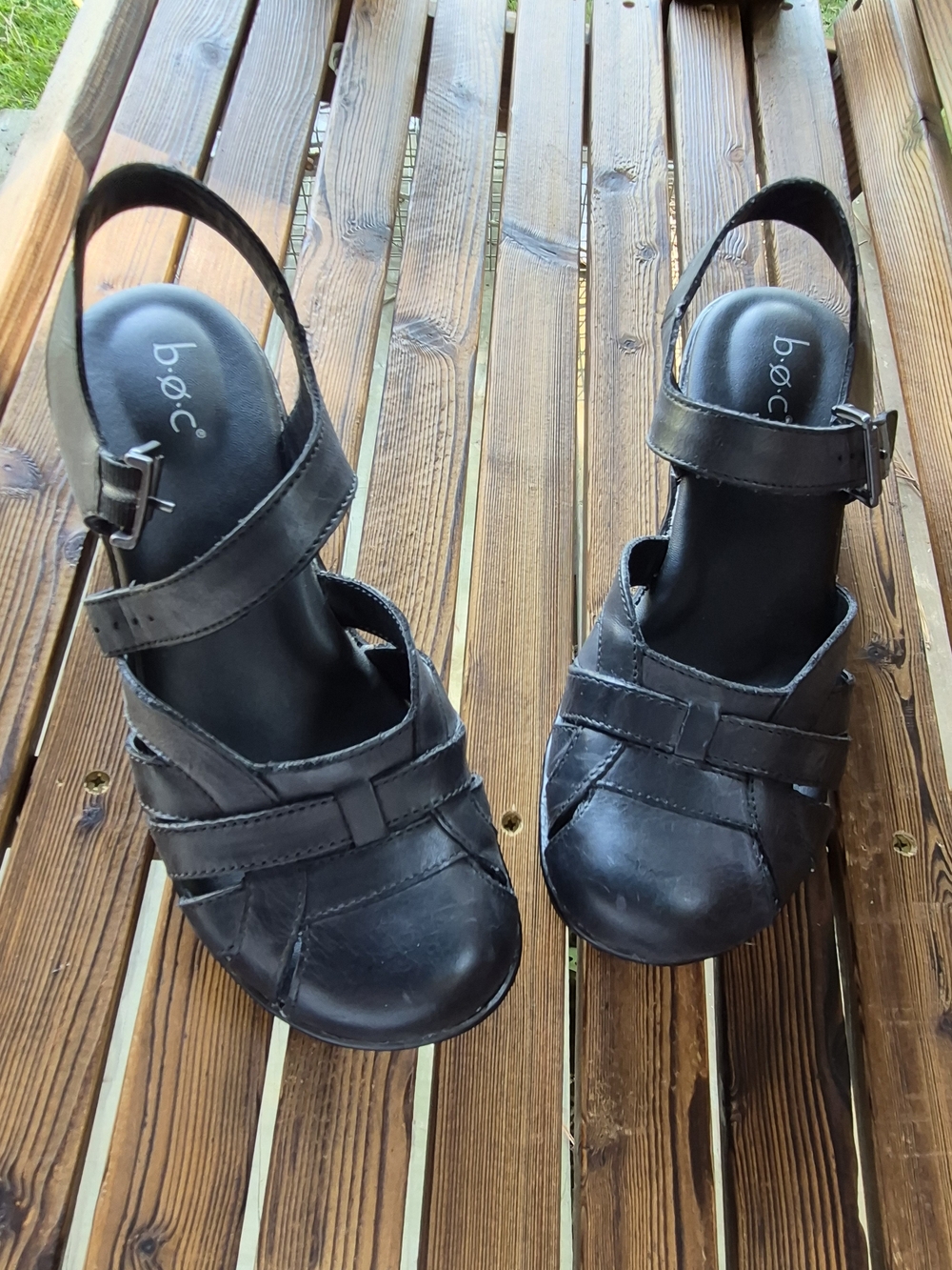 b.o.c. Women's Black Leather Slingback Sandals .NEW